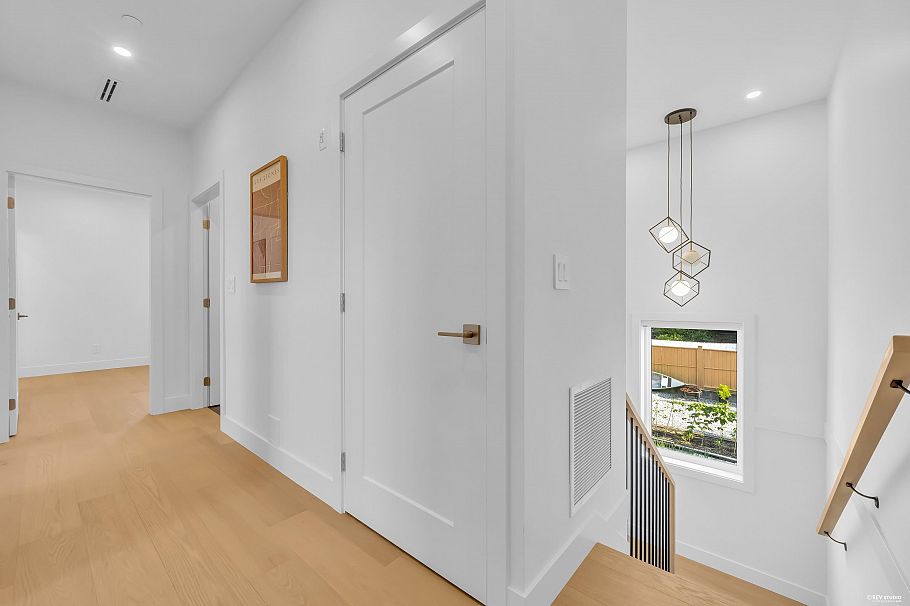 1 6388 Argyle Street Vancouver, BC - 16