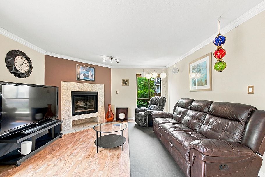 104 2181 Panorama Drive North Vancouver, BC - 3