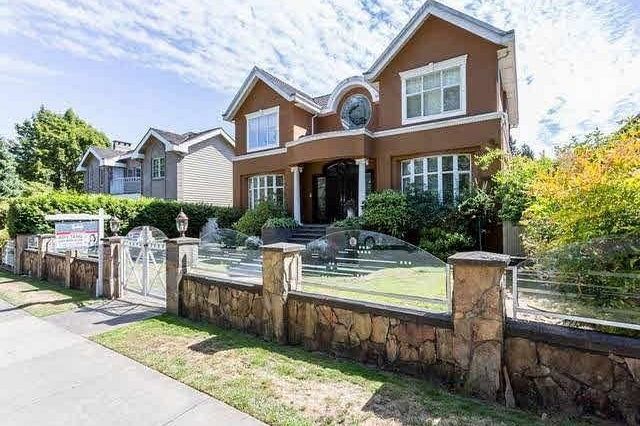 1128 W 37th Avenue Vancouver, BC - 1