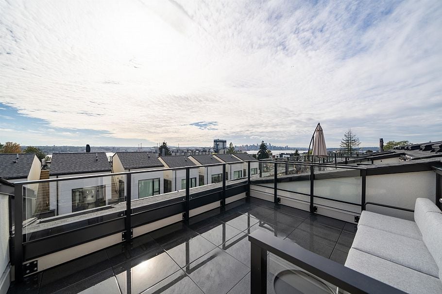 650 E 2nd Street North Vancouver, BC - 1