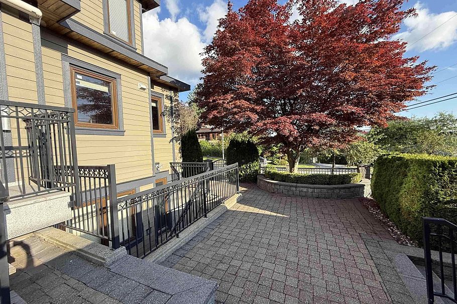 7689 Jasper Crescent Vancouver, BC - 7