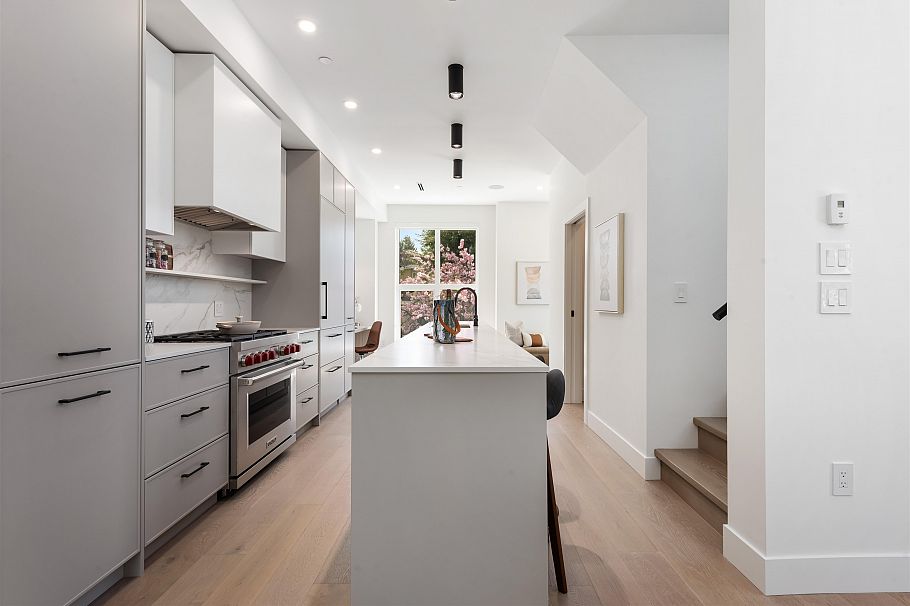 1495 W 52nd Avenue Vancouver, BC - 9