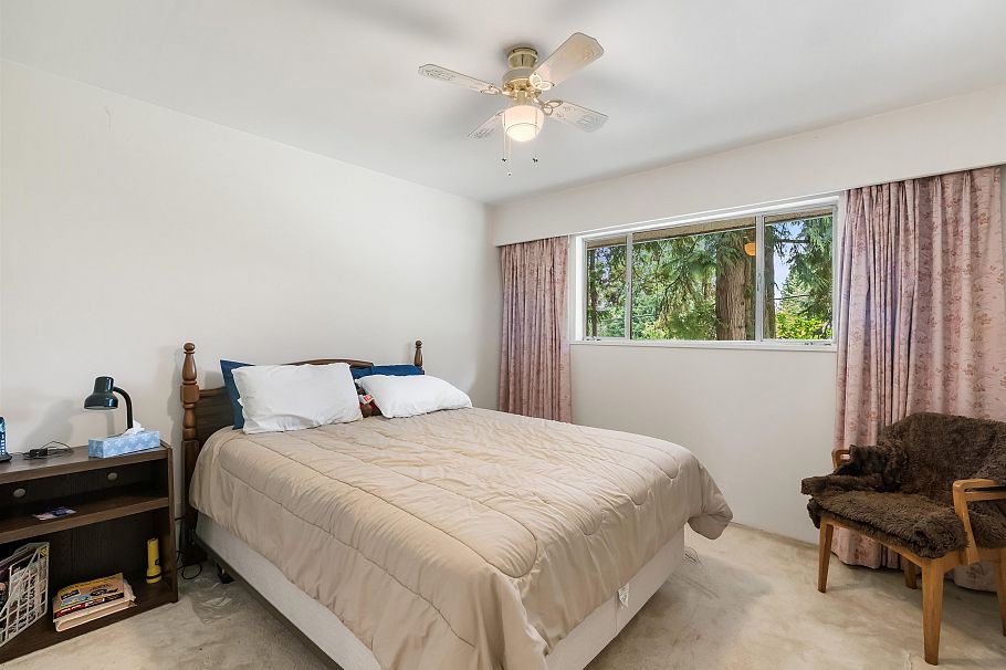 628 E St. James Road North Vancouver, BC - 18