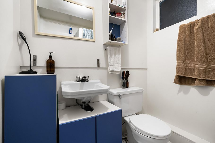 628 E St. James Road North Vancouver, BC - 26