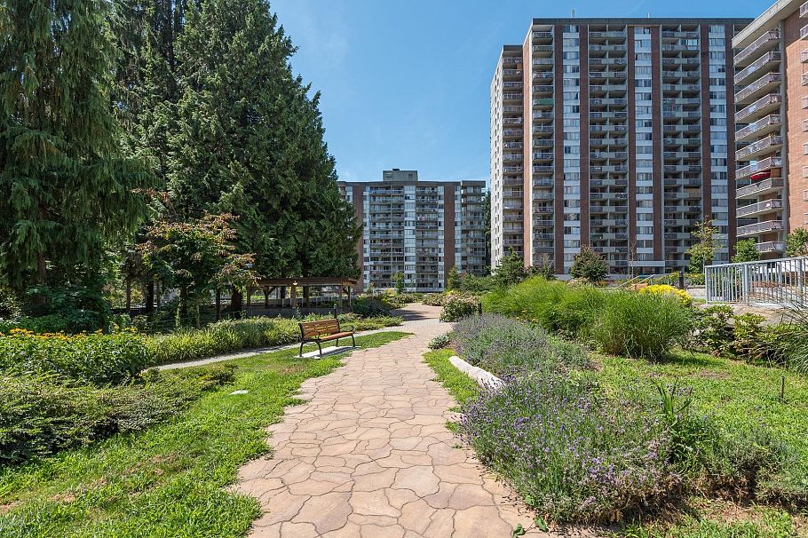 711 2016 Fullerton Avenue North Vancouver, BC - 2