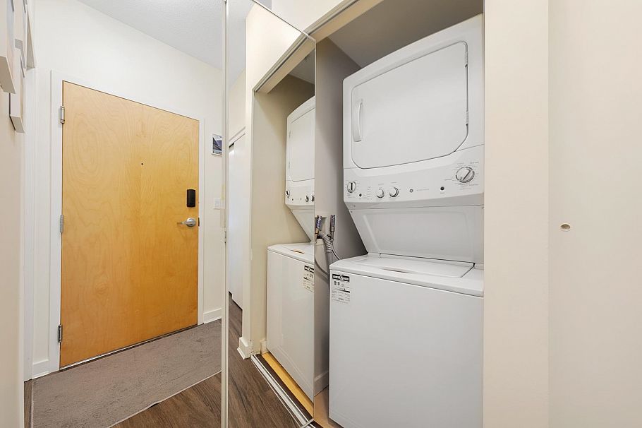 307 1249 Granville Street Vancouver, BC - 23