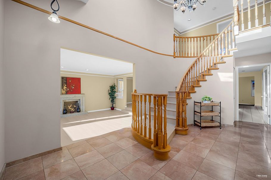 2445 W 19th Avenue Vancouver, BC - 2