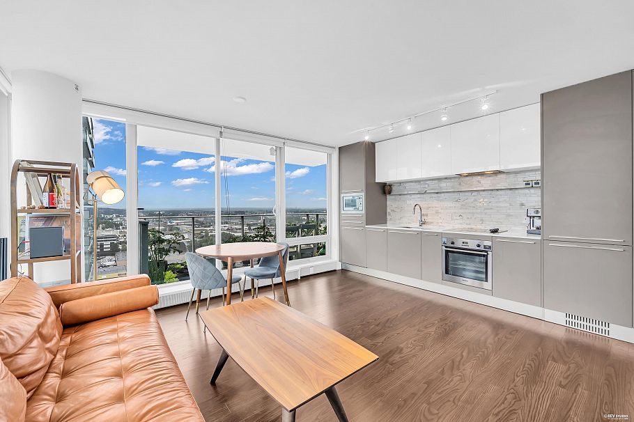 2304 8131 Nunavut Lane Vancouver, BC - 4