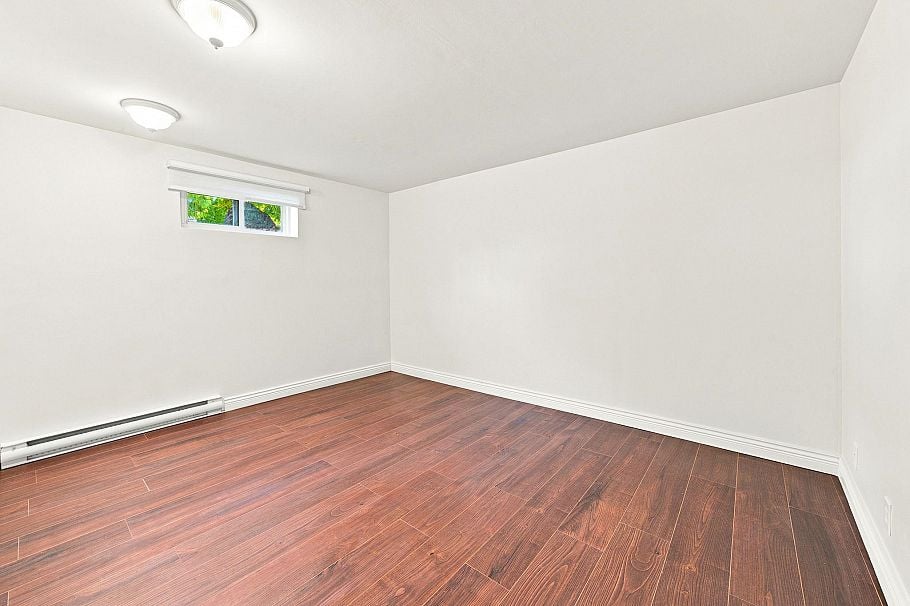 338-342 St. Georges Avenue North Vancouver, BC - 23