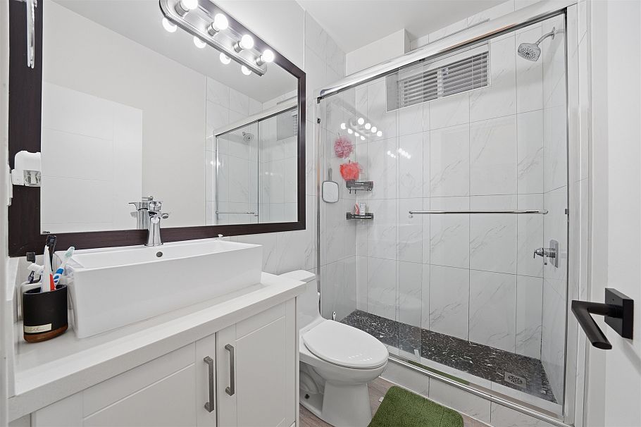 3123 E 7th Avenue Vancouver, BC - 38