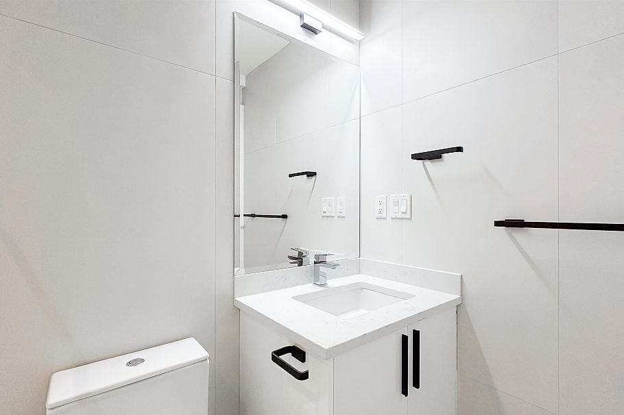 2373 W 7th Street Vancouver, BC - 28