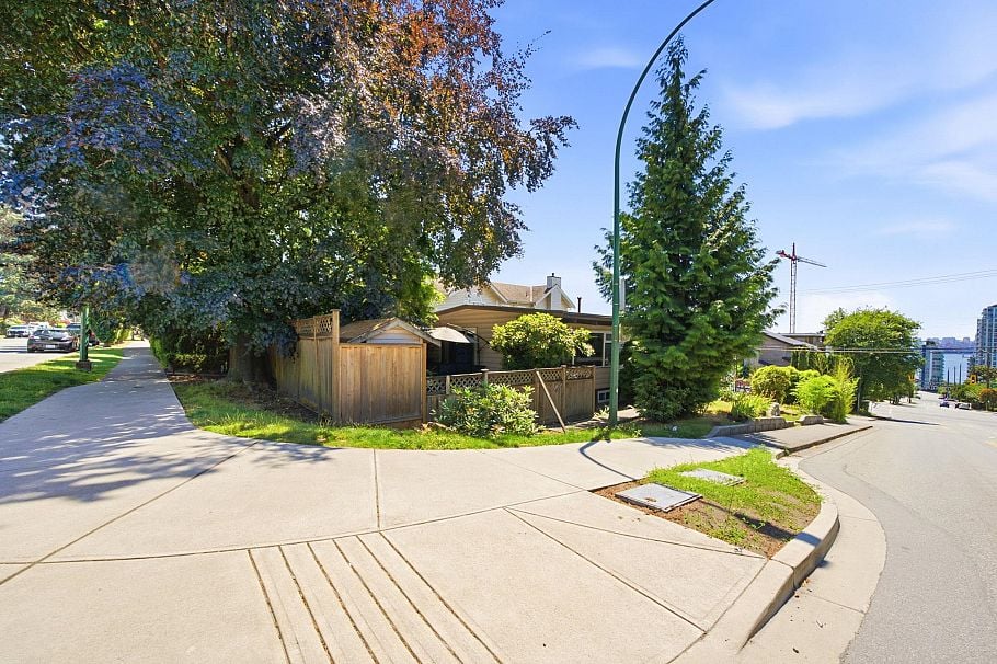 338-342 St. Georges Avenue North Vancouver, BC - 10