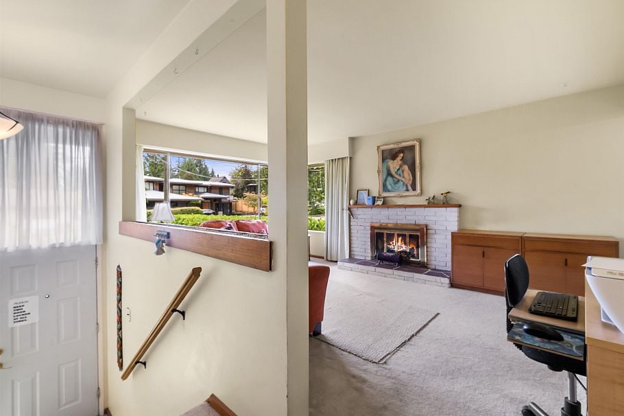628 E St. James Road North Vancouver, BC - 7