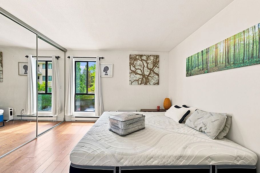 104 2181 Panorama Drive North Vancouver, BC - 14
