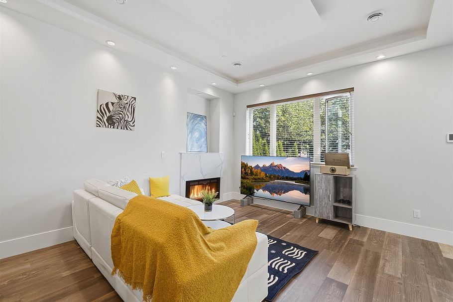 3123 E 7th Avenue Vancouver, BC - 5