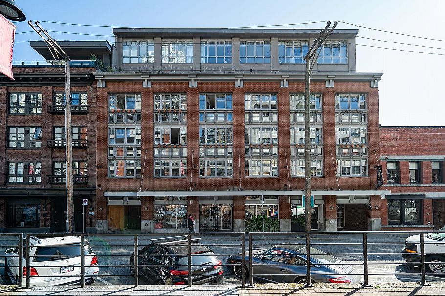 402 1072 Hamilton Street Vancouver, BC - 1