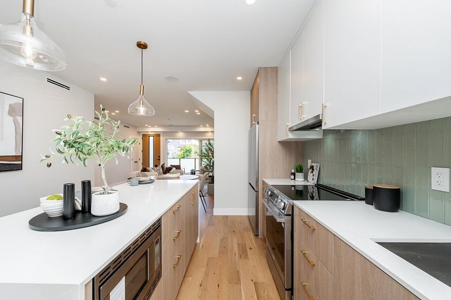 2 676 E 22nd Avenue Vancouver, BC - 6