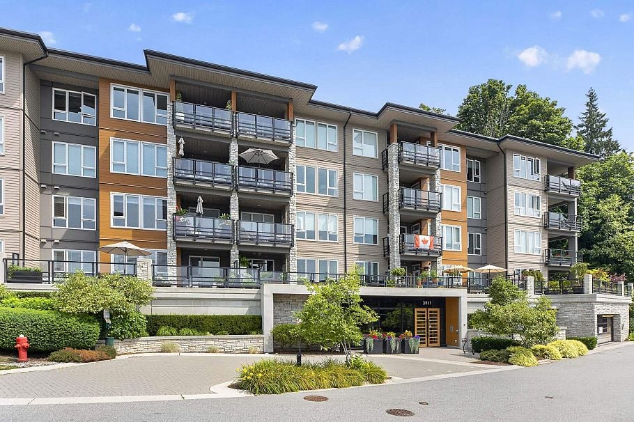 402 3911 Cates Landing Way North Vancouver, BC - 2