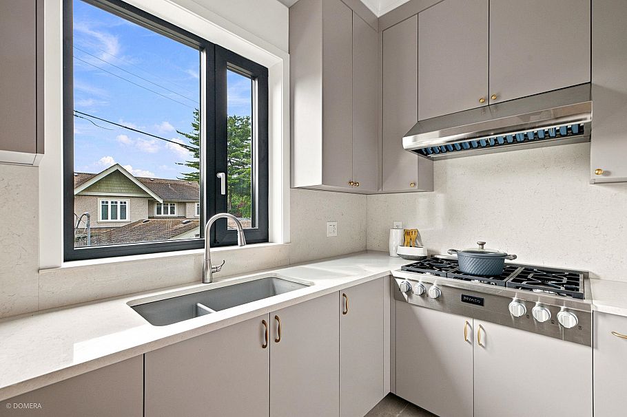 4432 Crown Street Vancouver, BC - 8