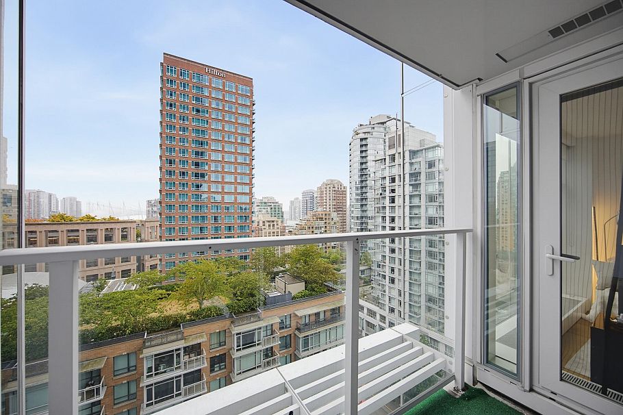 1611 777 Richards Street Vancouver, BC - 17