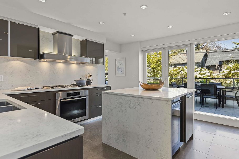 215 1961 Collingwood Street Vancouver, BC - 14