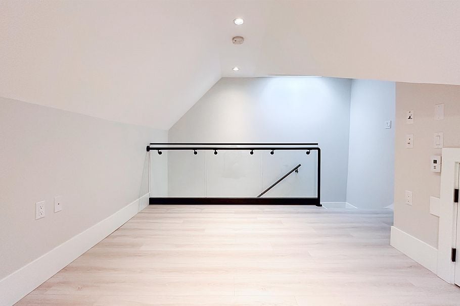 2373 W 7th Street Vancouver, BC - 34
