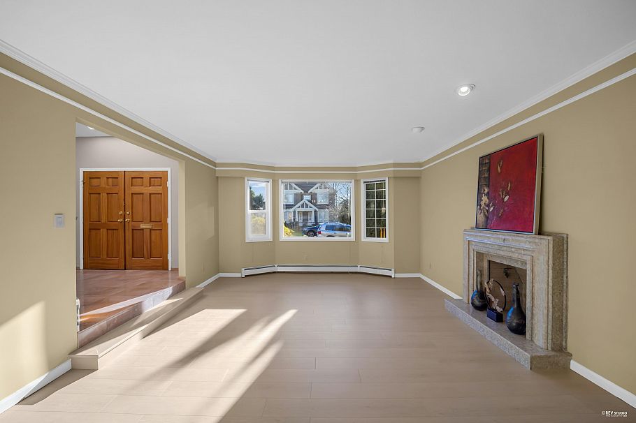 2445 W 19th Avenue Vancouver, BC - 3