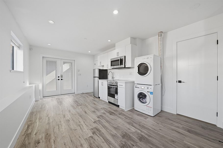 3123 E 7th Avenue Vancouver, BC - 30