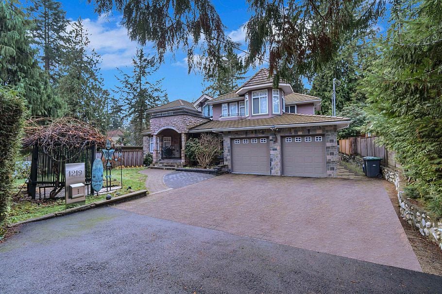 1219 Arborlynn Drive North Vancouver, BC - 3