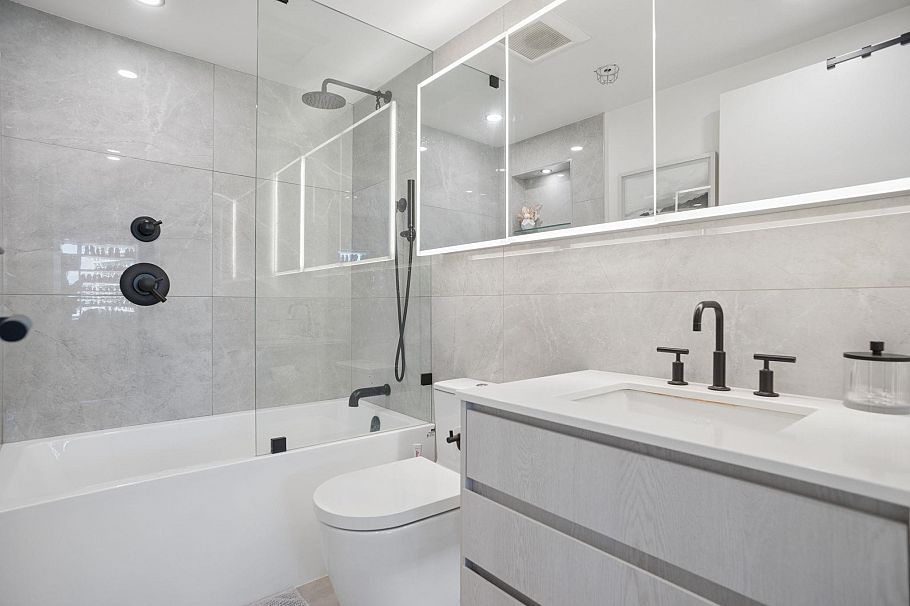 2905 198 Aquarius Mews Vancouver, BC - 15