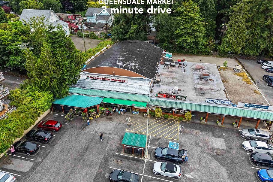 628 E St. James Road North Vancouver, BC - 33