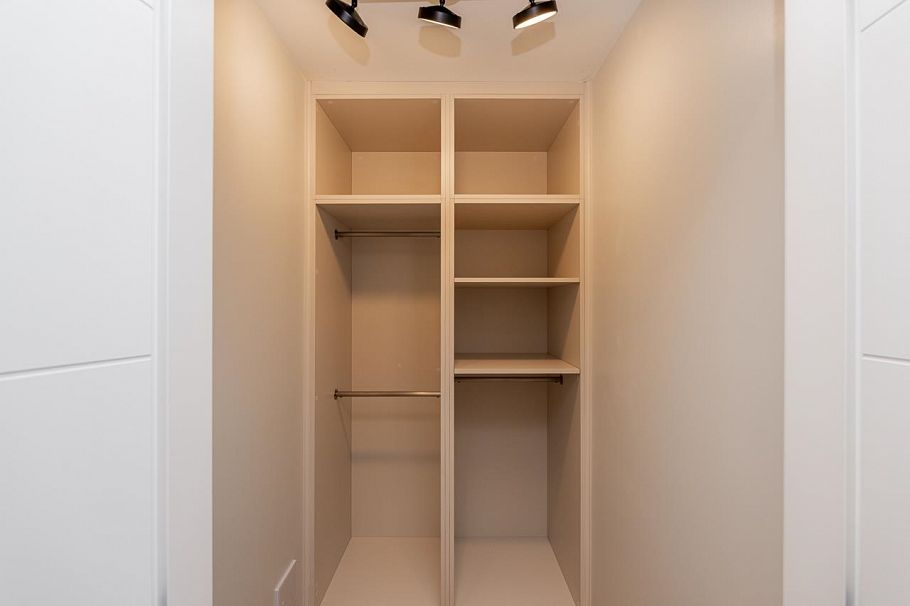 2 676 E 22nd Avenue Vancouver, BC - 18