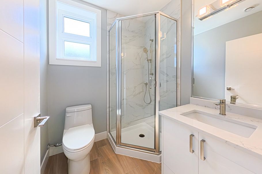 2 2557 W King Edward Avenue Vancouver, BC - 9