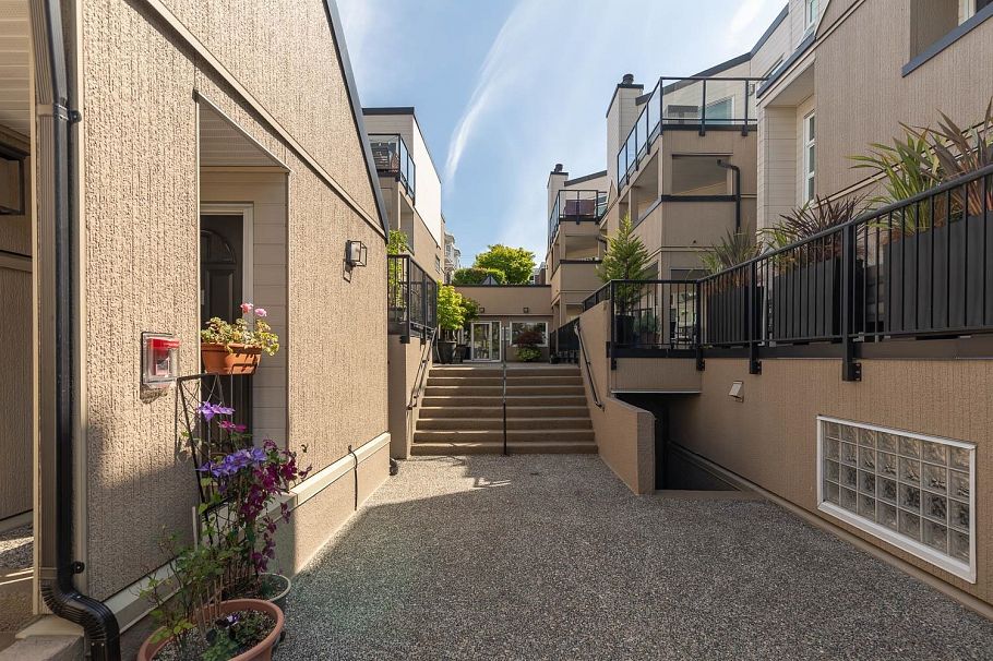 14 1350 W 6th Avenue Vancouver, BC - 26