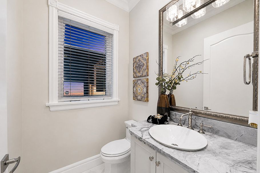 4627 W 15th Avenue Vancouver, BC - 11