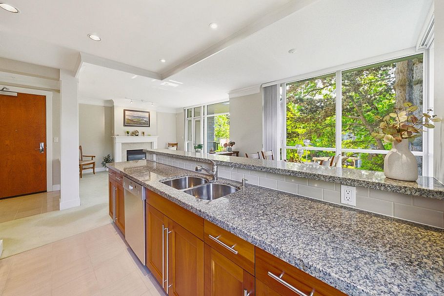 305 4759 Valley Drive Vancouver, BC - 8