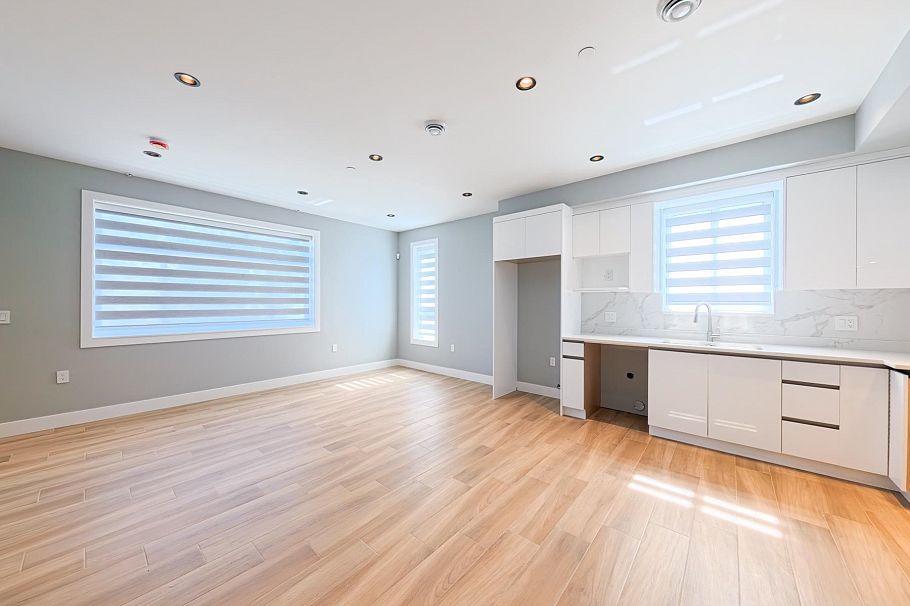 2 2557 W King Edward Avenue Vancouver, BC - 8