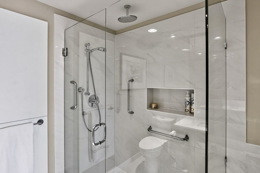 402 3911 Cates Landing Way North Vancouver, BC - 39