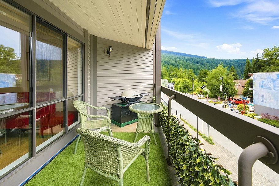 104 2181 Panorama Drive North Vancouver, BC - 26