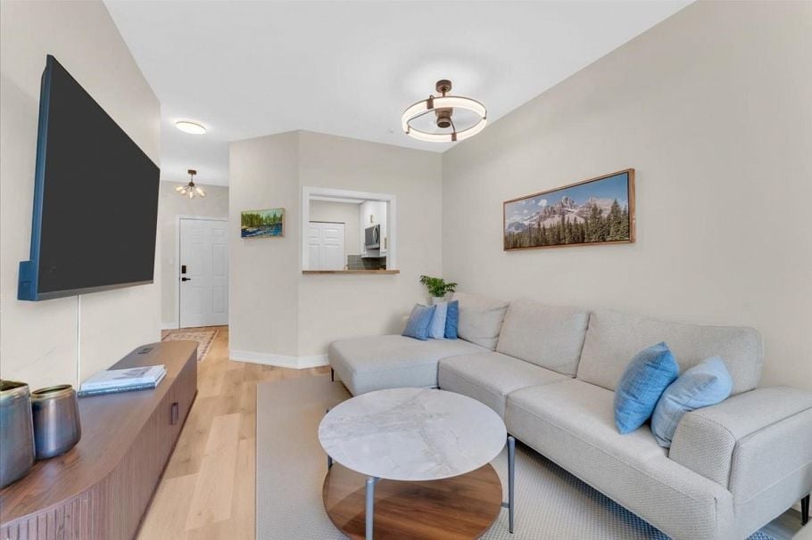 303 630 Roche Point Drive North Vancouver, BC - 5