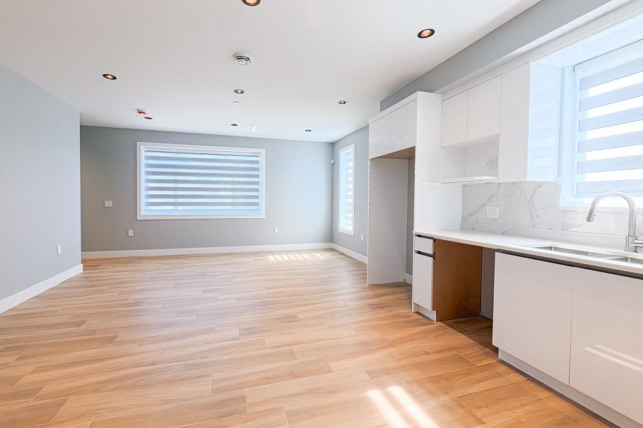 2 2557 W King Edward Avenue Vancouver, BC - 7