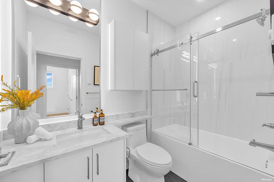 1 6388 Argyle Street Vancouver, BC - 27