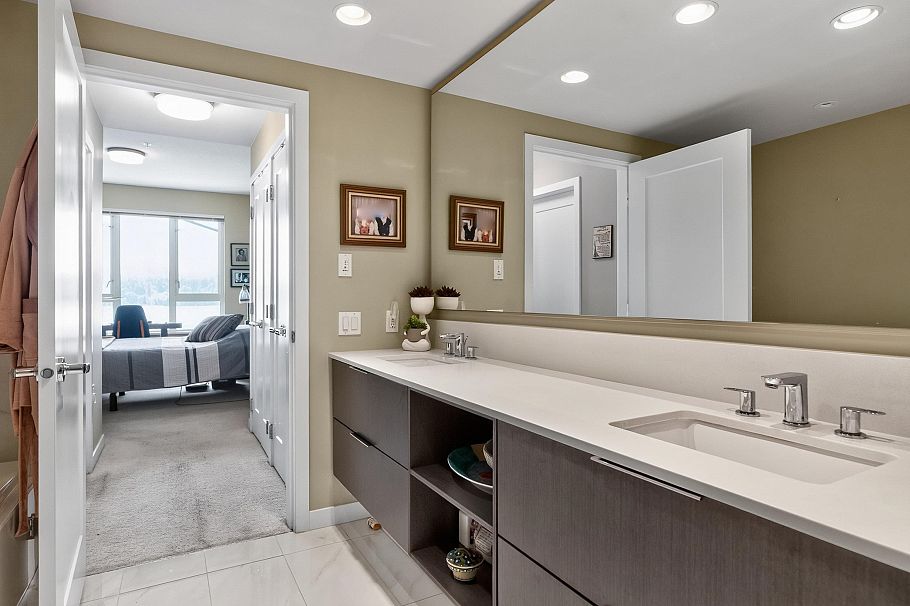 402 3911 Cates Landing Way North Vancouver, BC - 40