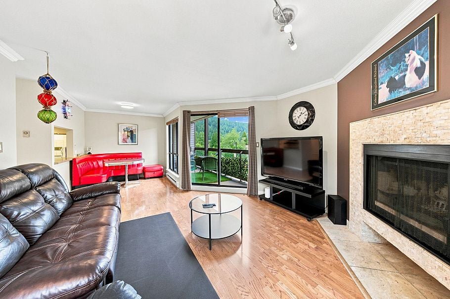 104 2181 Panorama Drive North Vancouver, BC - 4