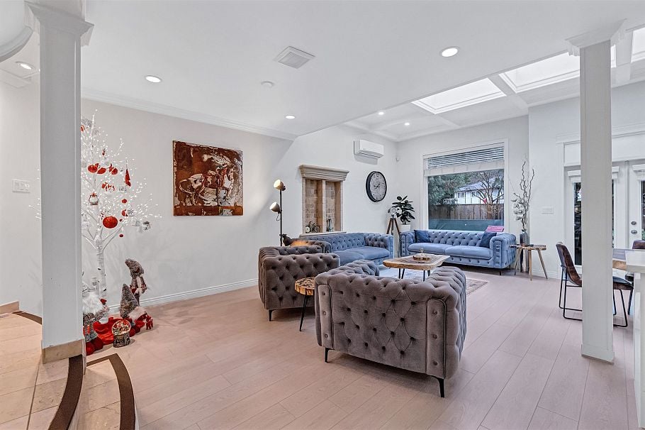 1219 Arborlynn Drive North Vancouver, BC - 9