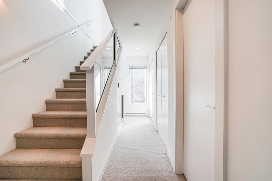 2330 Windsor Street Vancouver, BC - 23