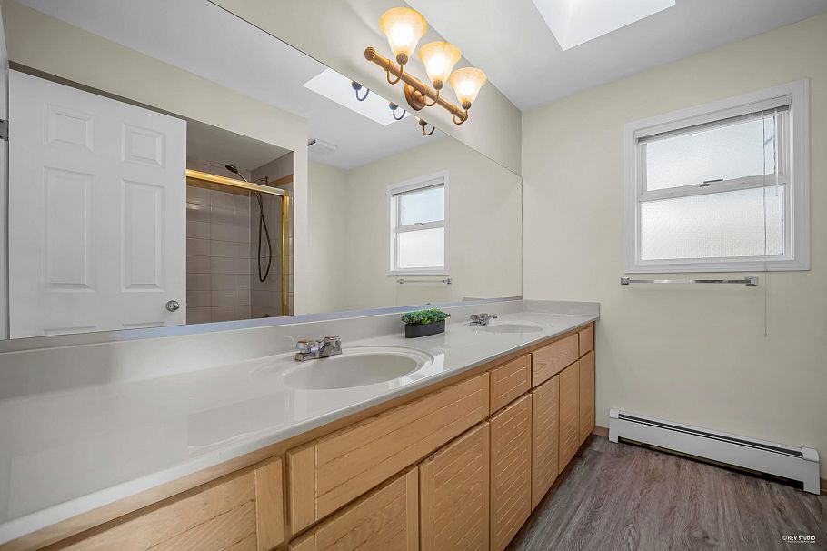 2445 W 19th Avenue Vancouver, BC - 22