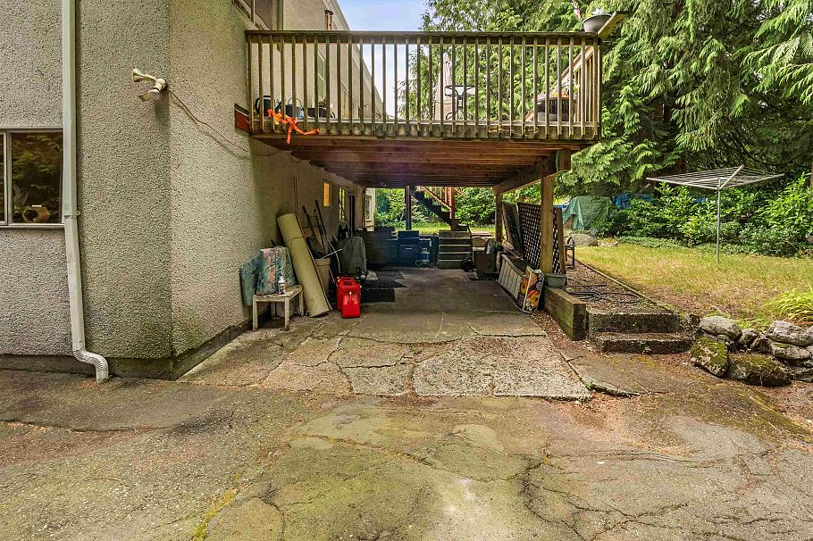 628 E St. James Road North Vancouver, BC - 27