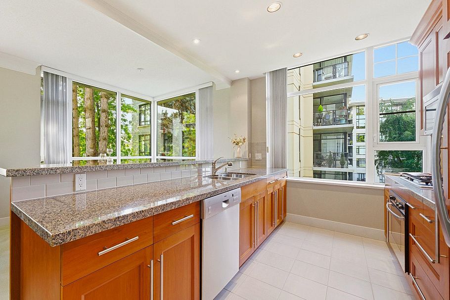 305 4759 Valley Drive Vancouver, BC - 5