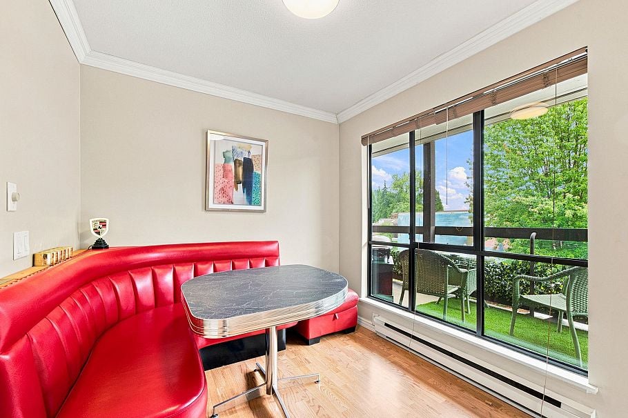 104 2181 Panorama Drive North Vancouver, BC - 10